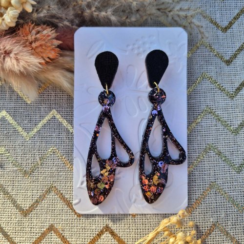 boucles Alisa en résine à paillettes et cuir noir