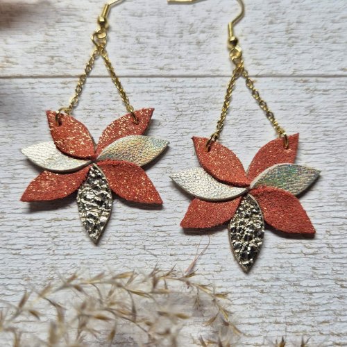 boucle d'oreille Aria corail holographique doré