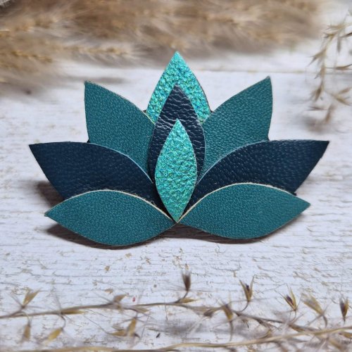 broche lotus 3 verts