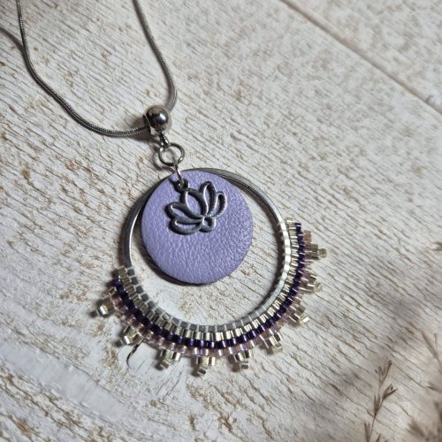 Collier pendentif Solis violet-argenté