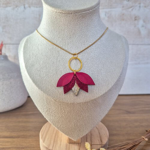 Collier "lotus inversé" bordeau/doré
